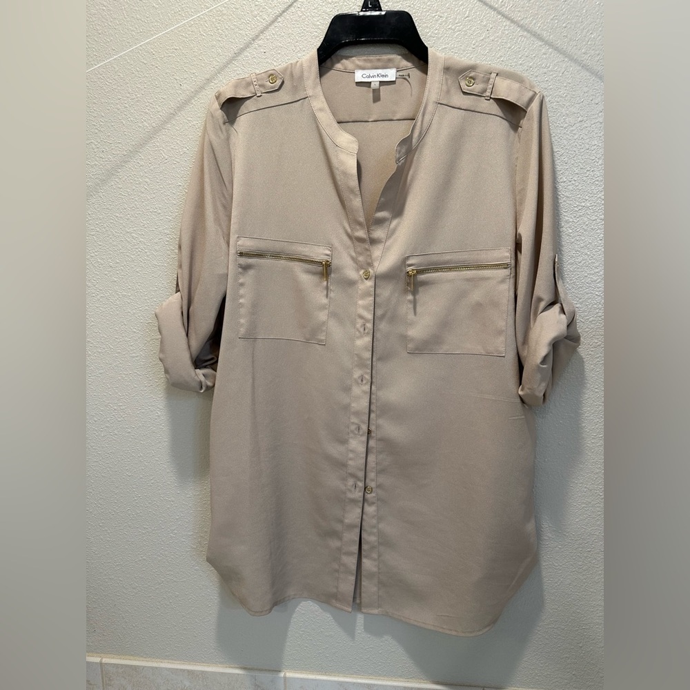 Women’s Calvin Klein shirt large